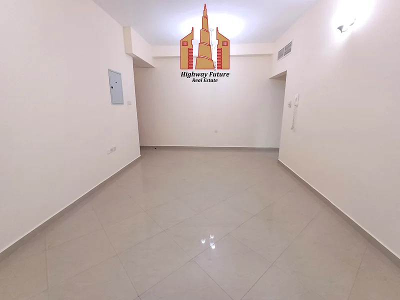 مركز صحراء قريب ● شقة مميزة بغرفة نوم واحدة مع خزانة ملابس ● مبنى عائلي بالكامل63707784433666112