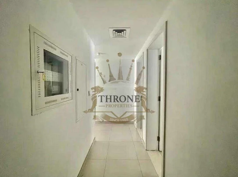 قريب من وسائل الراحة | شاغر في نوفمبر | واسع63751021289987114