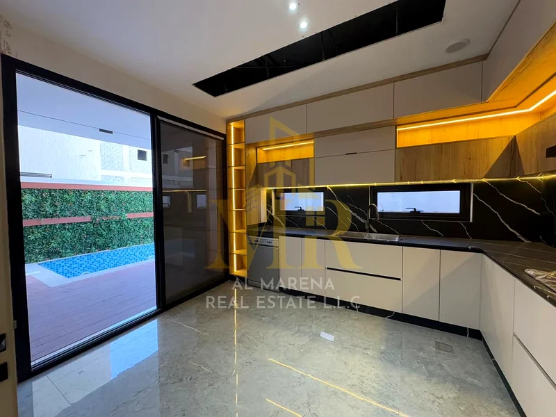 A villa with a price including registration fees, ownership, electricity, water and air conditioners on the main street, ready for occupancy in the mo63884772211331114