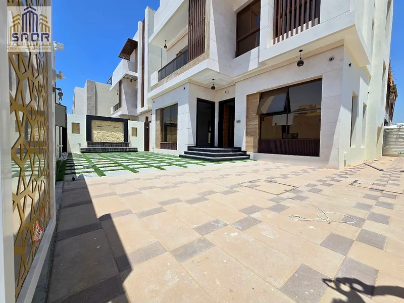 Registration included/ 5 rooms with roof/ High-end finishing/ Freehold63884633258755112