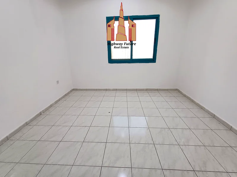 شقة من غرفة نوم واحدة مع شرفة ● مبنية بالكامل للعائلات ● بهو مغلق مع باب63811944778242111