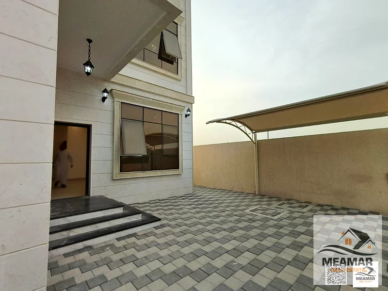 فيلا للبيع بسعر 85 ألف سنويًا، مع كراج مغطى ومساحة ساحة63718195683459112