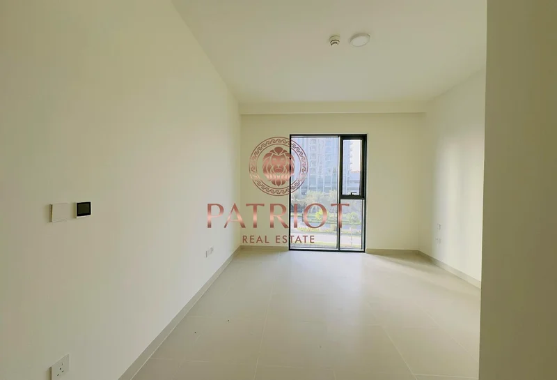 على الجهة المائية / موقع متميز / جديد بالكامل63760126865665112
