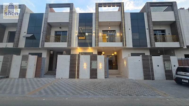 تاون هاوس من طابقين وسطح / ملكية حرة / شامل الرسوم.63913217951361111
