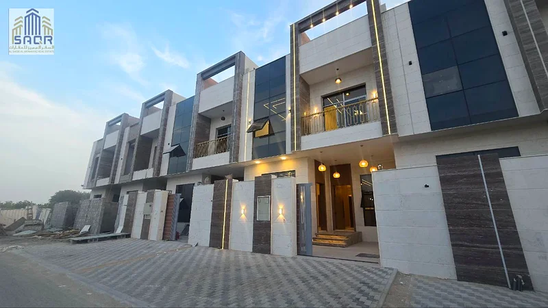 تاون هاوس من طابقين وسطح / ملكية حرة / شامل الرسوم.63913217951361110