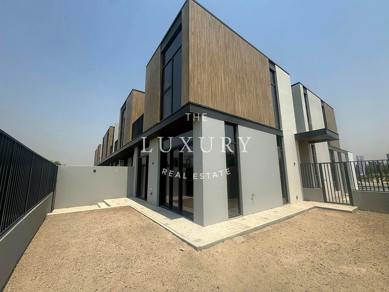 Corner Unit | Single Row | Near Amenities63807551412483110