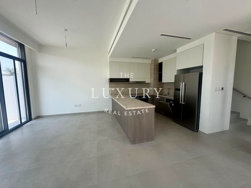Corner Unit | Single Row | Near Amenities63807551412483114