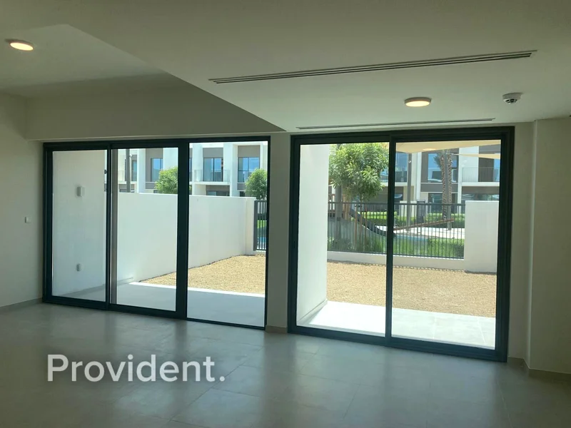Brand New | Vacant | Single Row63732115619585112