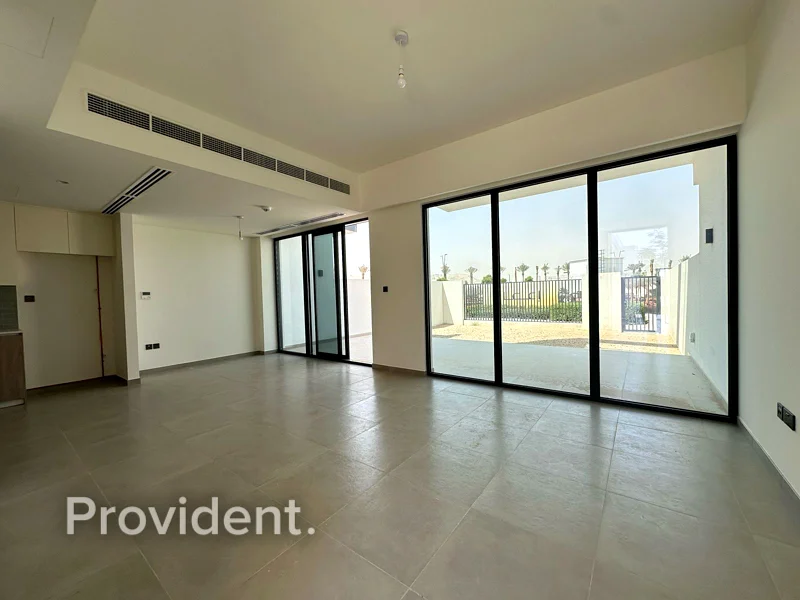 Brand New | Vacant | Single Row63732115619585110