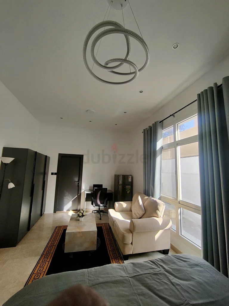 غرفة رئيسية كبيرة مجددة حديثًا بالقرب من شاطئ كايت مقابل مول ساندسيت63796471689091113