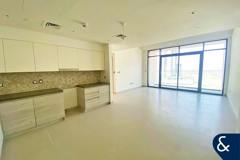 1 Bedroom | Large Layout | Prime Location64025806578307110