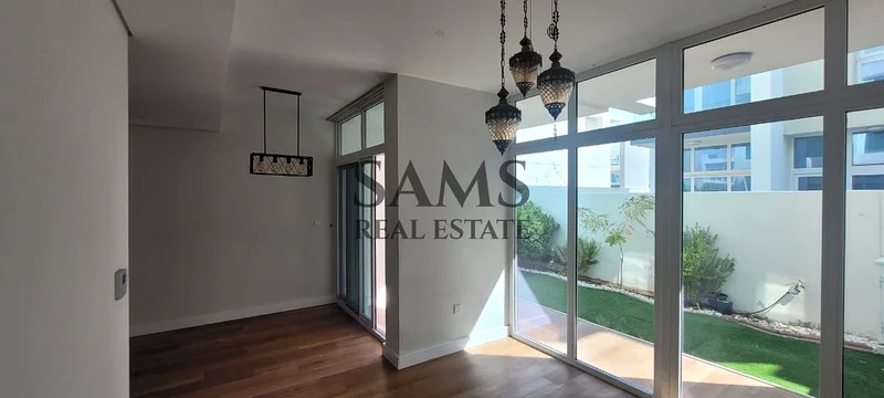 أفضل صفقة | فيلا ركنية فارغة مكونة من 3 غرف نوم مع مناظر طبيعية63741526500993114