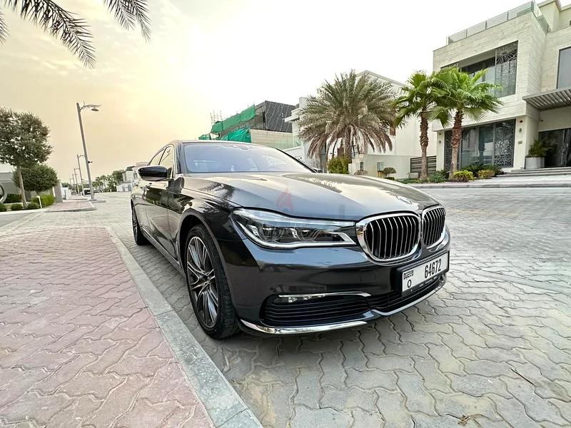 سلسلة BMW 763699048092674110