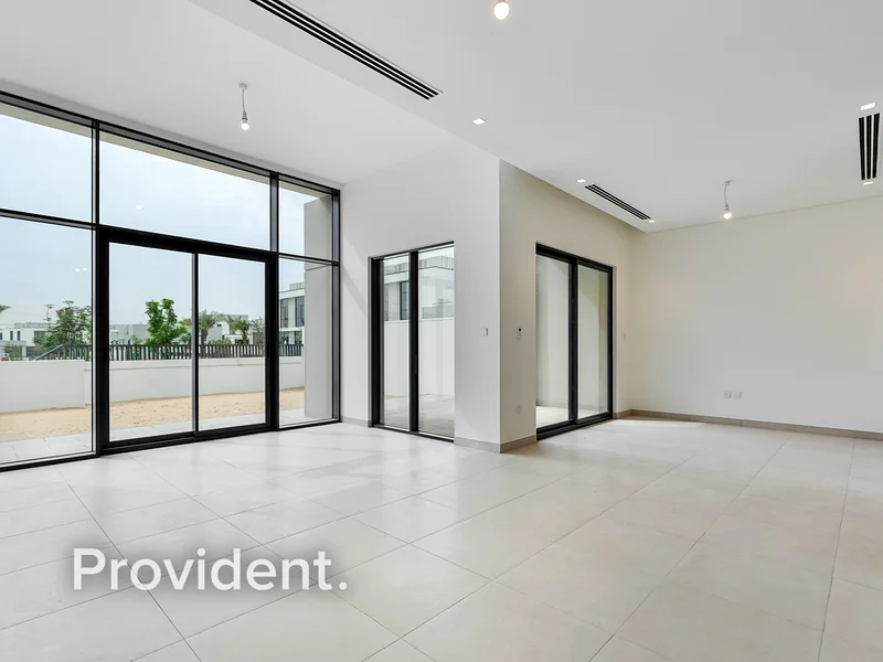 Vacant | Prime Location | Bright and Spacious63763385535747111