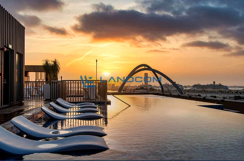 || LUXURY LIVING || إطلالة بانورامية على البحر || قريب من المترو ||63738015201794112