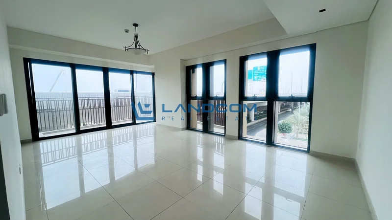 || LUXURY LIVING || إطلالة بانورامية على البحر || قريب من المترو ||63738015201794113