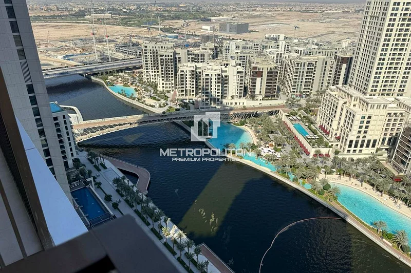 شقة مميزة بإطلالة على القناة والشاطئ | طابق عالٍ64026863281153112