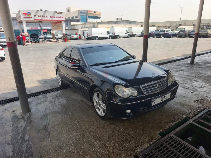 مرسيدس بنز سي 23063700466733954110