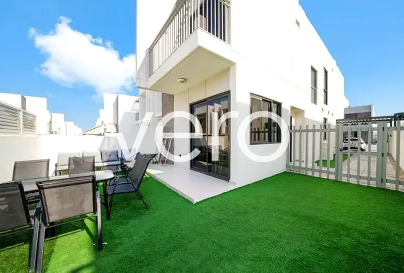 وحدة الزاوية | بالقرب من الشاغر | 3+خادمة64002766294915110