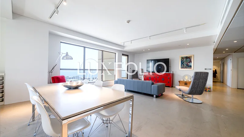 Full Sea Views | Large Layout | Fully Upgraded63937745556355112