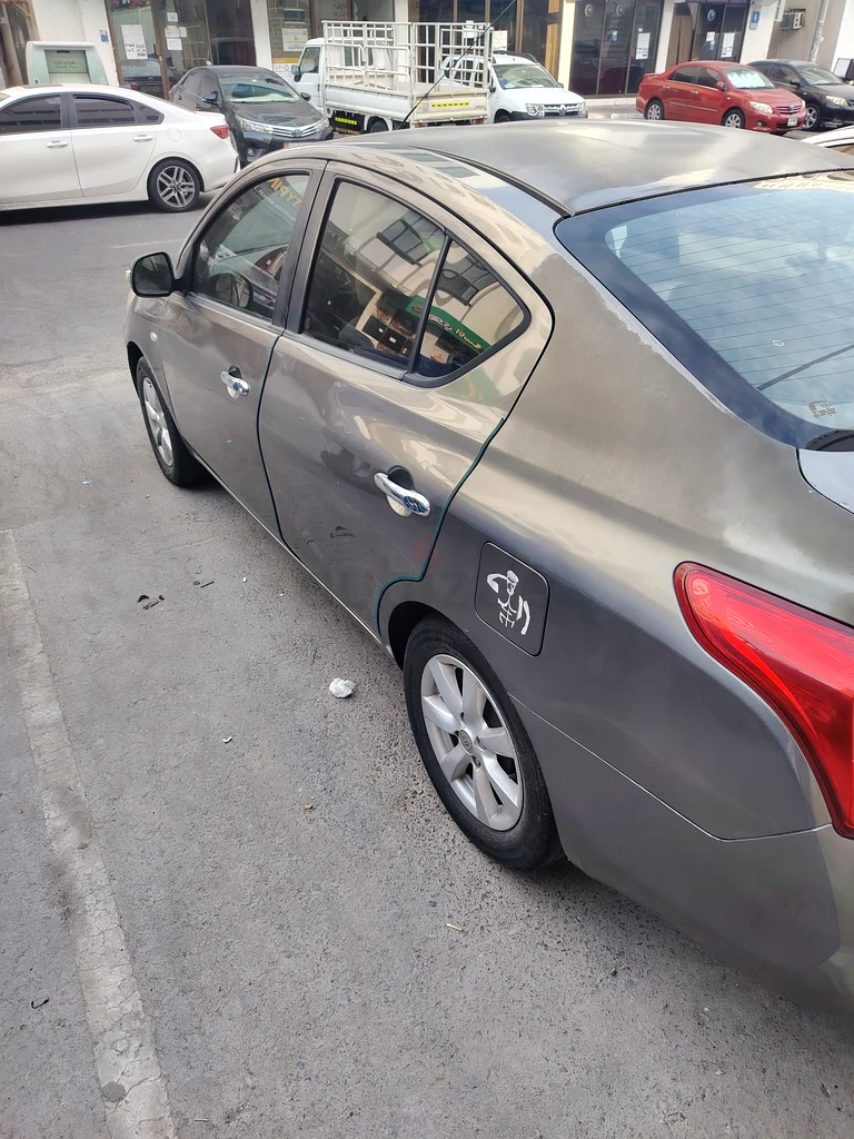 Nissan sunny Gcc 201363699058032643113