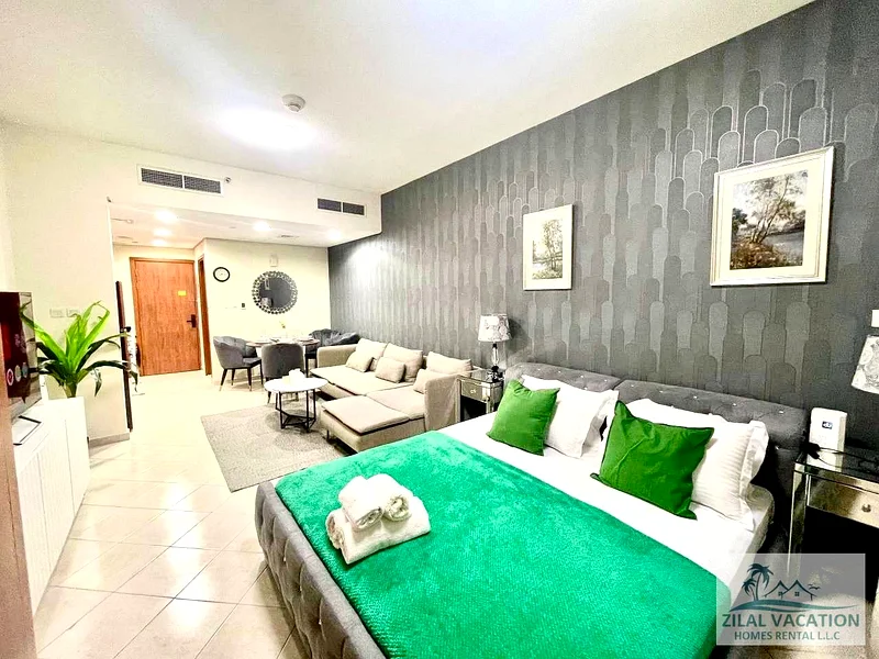 Amazing Studio at The Crescent Tower in  IMPZ63829426814339110