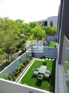 4BED middle Unit Prime Location