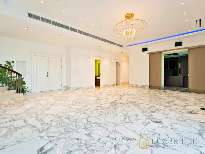 Spacious | Exclusive | Vacant | Upgraded64007911466497112