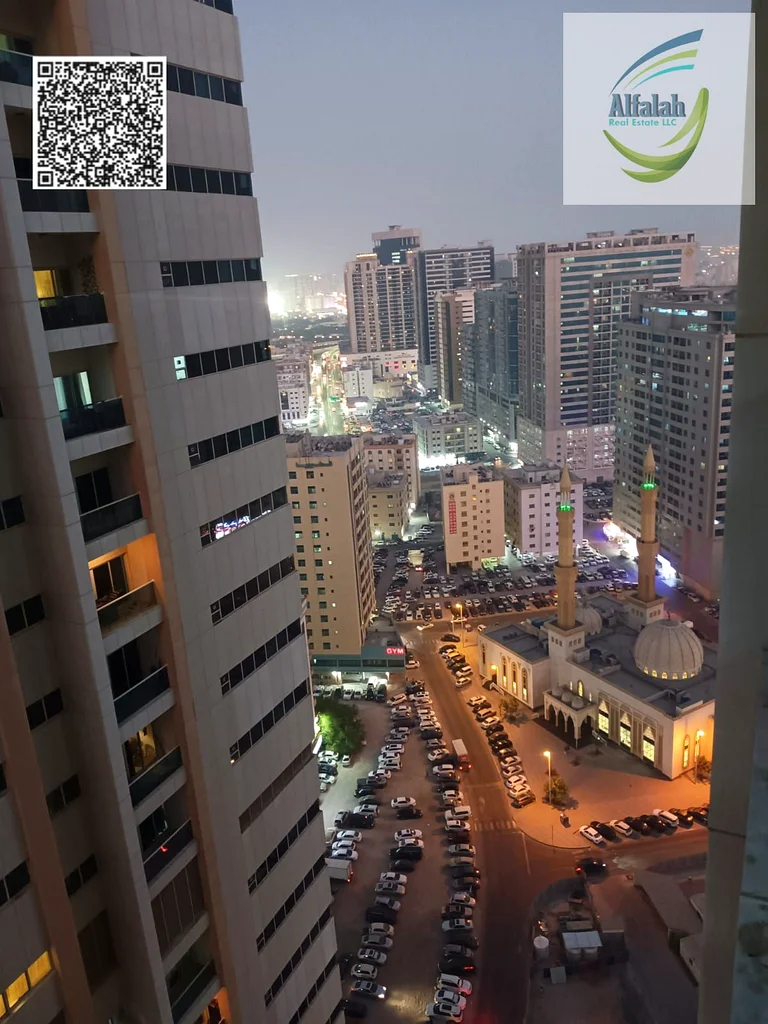 شقة مكونة من غرفتين وصالة للبيع بالتقسيط، مع موقف سيارات والأثاث63889692825858110