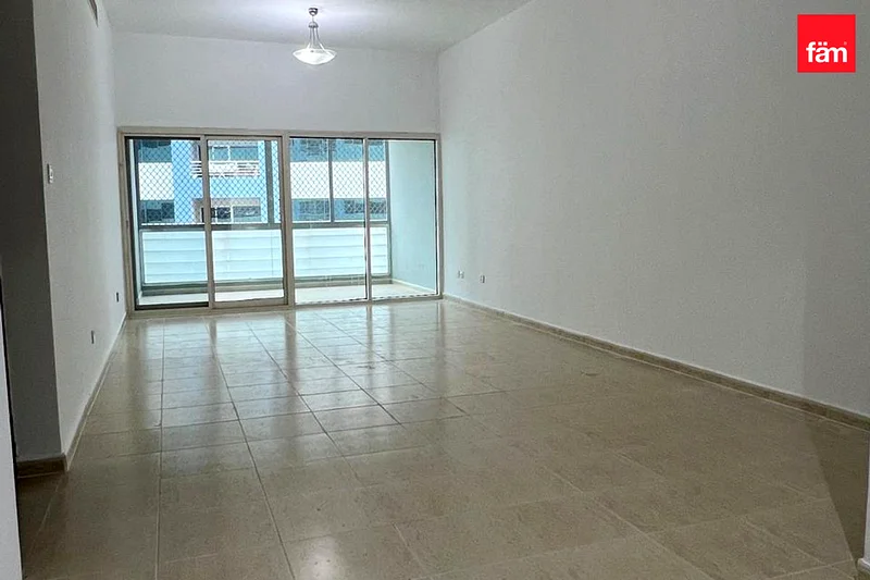 شاغر | موقفان للسيارات | بدون مبرد63734543347971111