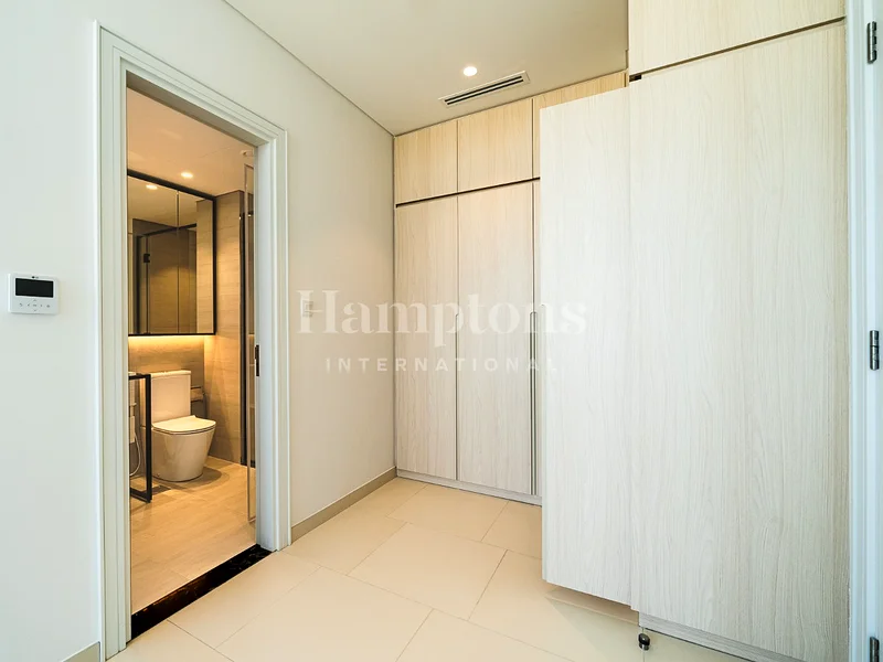 Corner Unit | Central Park View | VOT64016414053889114