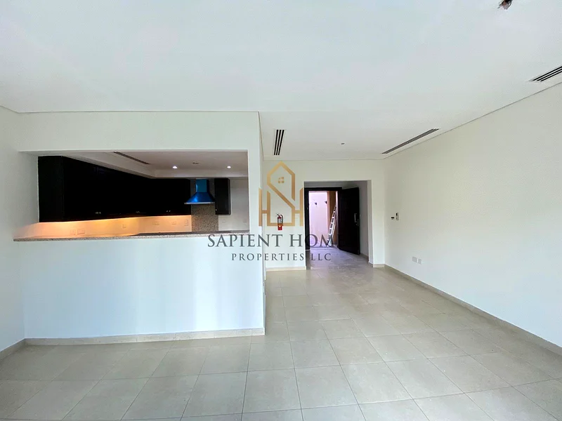Prime Location - Corner Unit ! Converted ! Landscape Garden63782826996355111