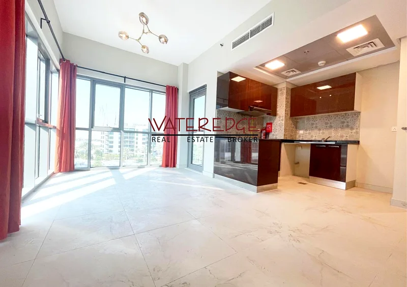 Large Layout | Pool Side | Balcony63750644816131112