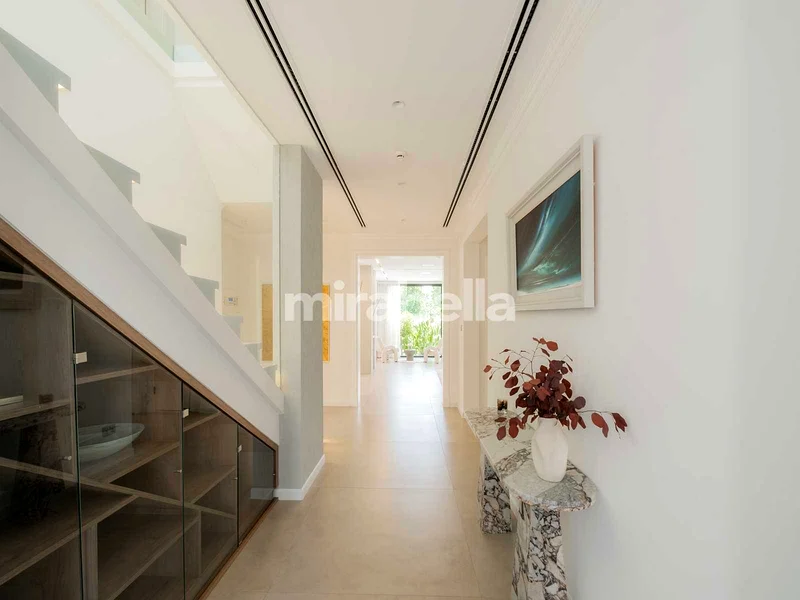 Exclusive | Fully Renovated | Golf Course View63926621874562113