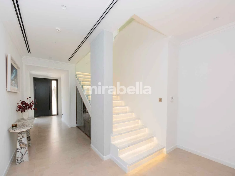 Exclusive | Fully Renovated | Golf Course View63926621874562112