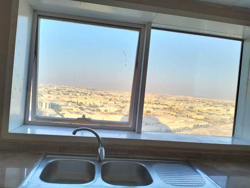 DUBAI METRO STATION STAIDUM VERY EASY ACCESS OUR BUILDING63707133777155112