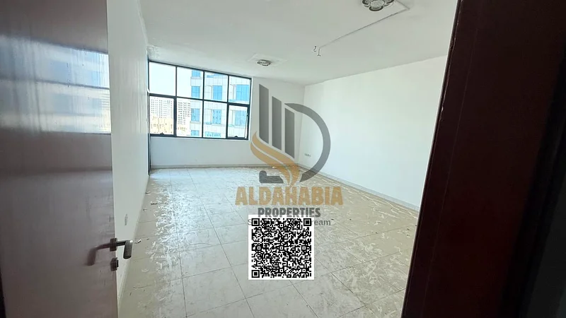 🏢🌟 شقة واسعة مكونة من 3 غرف نوم مع غرفة خادمة للبيع – أبراج فالكون، عجمان 🌟🏢63885667224962110