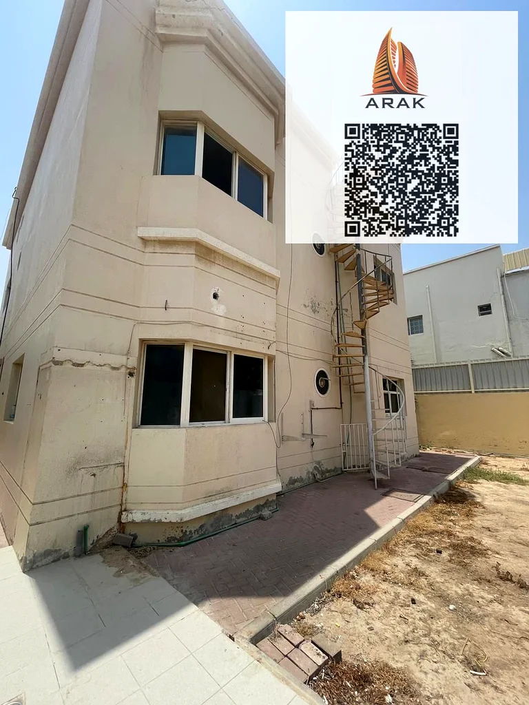 🏡 فيلا فاخرة للإيجار – الجرف | عجمان 📍 الموقع: الجرف – خلف الجامعة مباشرةً   📐 مساحة الأرض: 15,000 قدم مربع63715122681985113