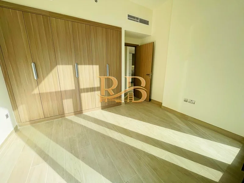 1BHK، غرفة نوم واحدة، للإيجار، جديدة بالكامل، عزيزي ريفييرا، منظر البوليفارد، واسعة، طابق عالي، غير مفروشة63802648023170111