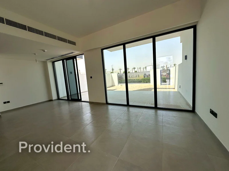 Brand New | Vacant | Single Row63732115619585113