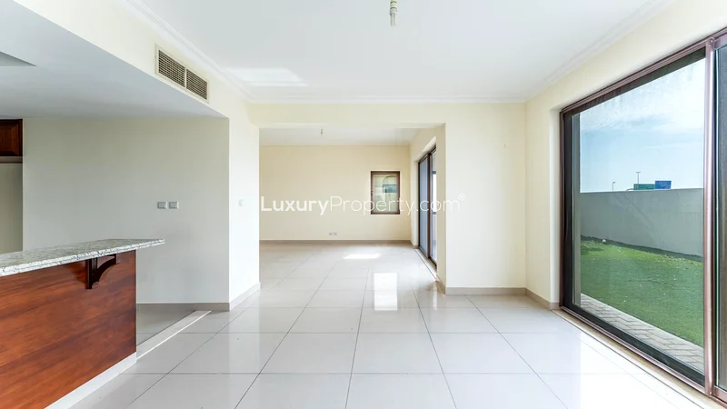 Single Row | Private Location | Vacant63727208396161113