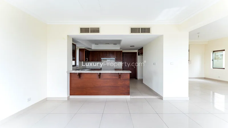 Single Row | Private Location | Vacant63727208396161114