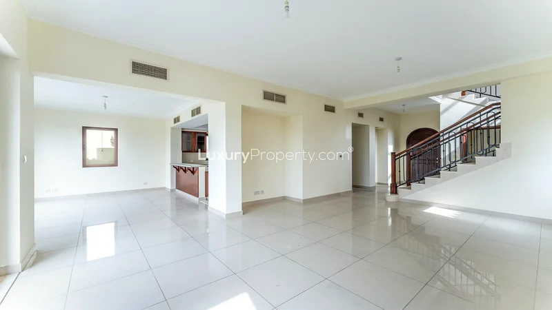 Single Row | Private Location | Vacant63727208396161111