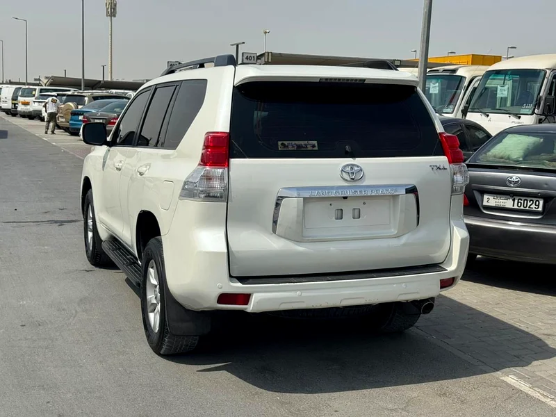 Toyota prado 2013 white color GCC calen car63700380841475112