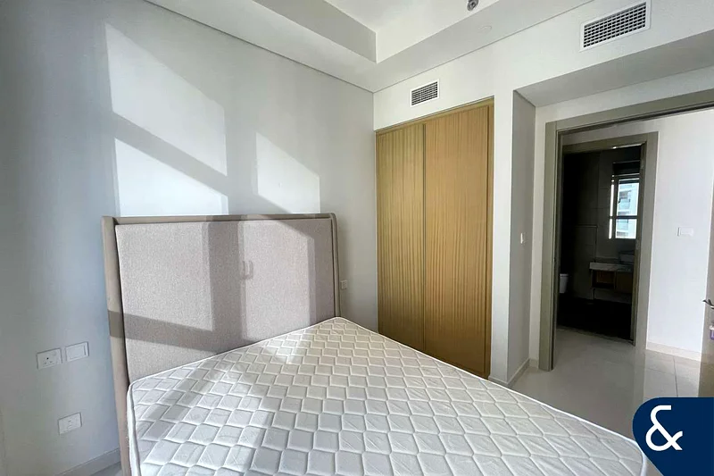 High Floor | Canal & Stables View | Vacant63794667094017113