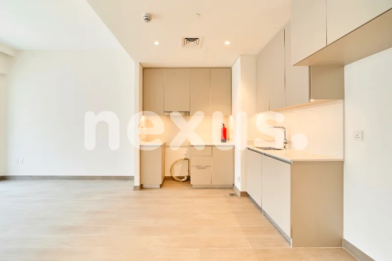 Mid Floor | Community View | NO AGENTS64025379484674113