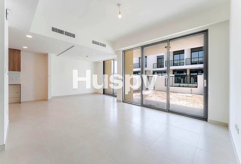 4 Cheques | Upgraded | Close to Amenities63737641059715111