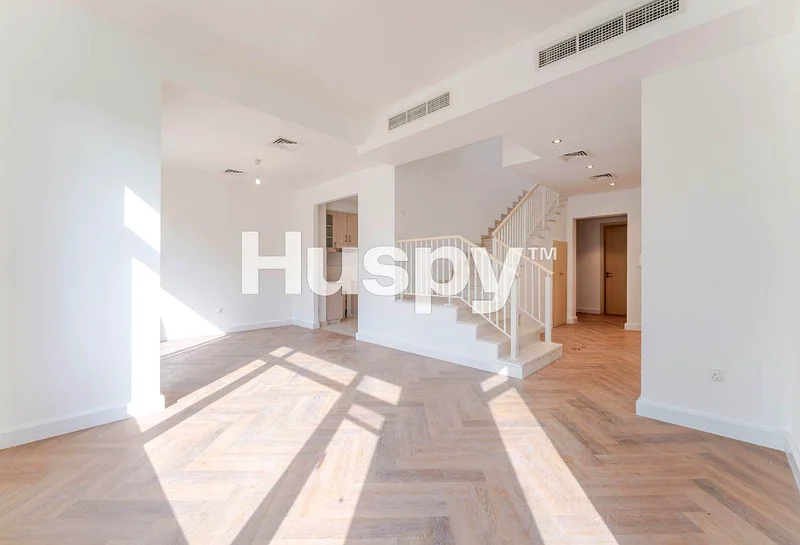 Large Plot | Upgraded | Vacant63919101577858111