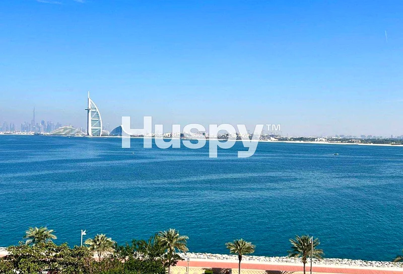 شاغرة | إطلالة على البحر | طابق عالي63752364830978110