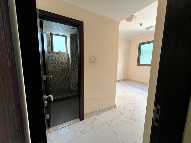 One bedroom, two bathrooms, built-in wardrobes | Free maintenance all year round | Ample dirt parking63812523565827112